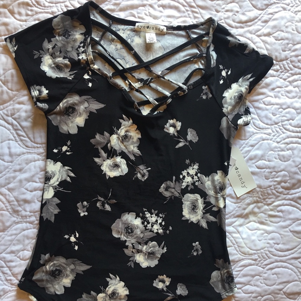 Black floral tee